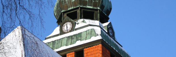 Tornet på Rådhuset i vinterskrud