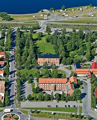 Flygfoto över Landsarkivet och Länsmuseet.