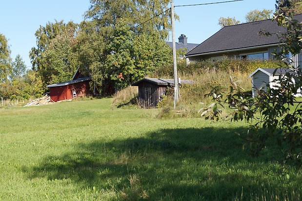 Ope 10:3. Jordkällare i brun panel.