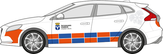 Orange och blåa fyrkanter placerade på den vänstra sidan av en vit bil, tillsammans med kommunens logotyp och Östersundshjärtat i silver.
